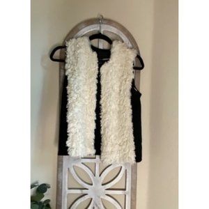 Plenty Tracy Reese	Vest		knit, with fur	like new	b